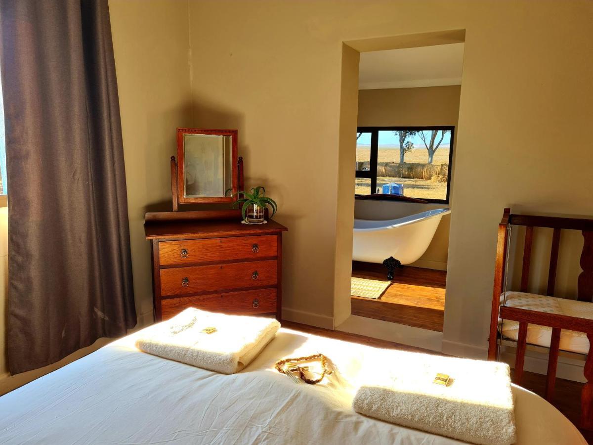 Die Blouhuis Farmhouse Retreat With A Hot Tub Cloeteskraal Екстериор снимка