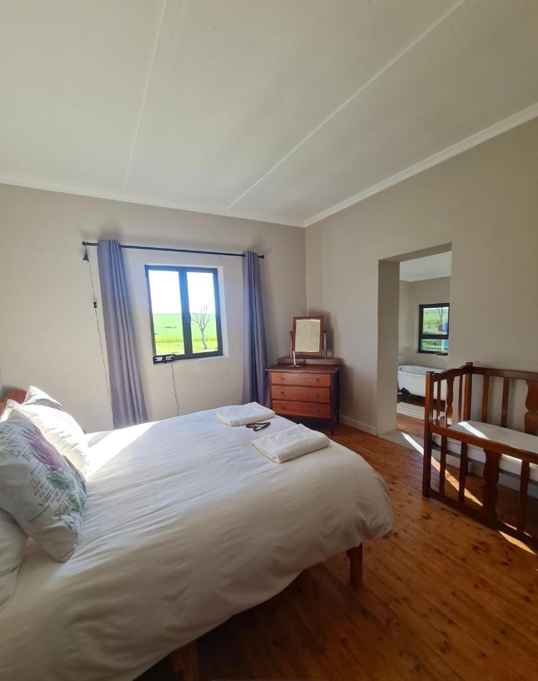 Die Blouhuis Farmhouse Retreat With A Hot Tub Cloeteskraal Екстериор снимка